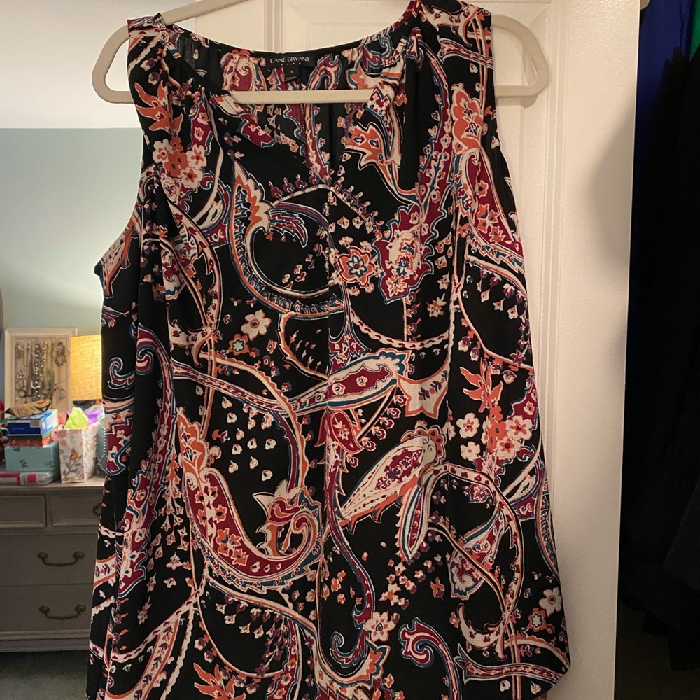Women's Paisley Sleeveless Top - Black and Red